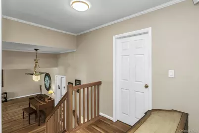9 Avondale Road, Plainview, NY 11803 - Photo 14