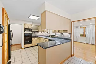 3 Franklin Rd, Great Neck, NY 11024 - Photo 10