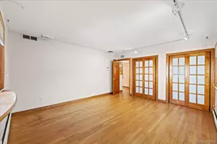 3 Franklin Rd, Great Neck, NY 11024 - Photo 18