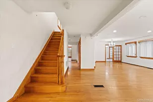 3 Franklin Rd, Great Neck, NY 11024 - Photo 4