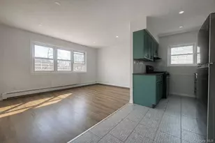 17-26 Plainview Ave, Far Rockaway, NY 11691 - Photo 2