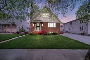 83-43 242nd St, Bellerose, NY 11426 - Photo 2