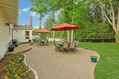 27 Rochelle Drive, New City, NY 10956 - Photo 6