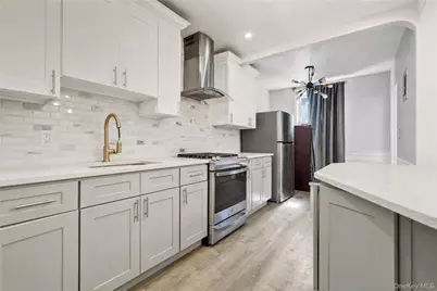 25-22 45th Street #1, Astoria, NY 11103 - Photo 4