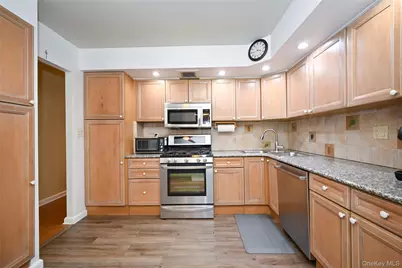 71-21 163rd Street #3202, Fresh Meadows, NY 11365 - Photo 8