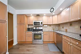 71-21 163rd St, Fresh Meadows, NY 11365 - Photo 8