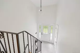 2853 Hedwig Dr, Yorktown Heights, NY 10598 - Photo 4