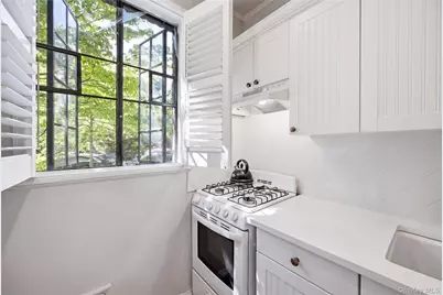 20 Continental Avenue #1K, Forest Hills, NY 11375 - Photo 6
