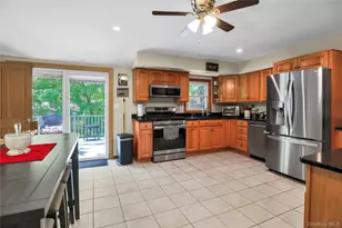 11 Oakwood Dr, Wading River, NY 11792 - Photo 8