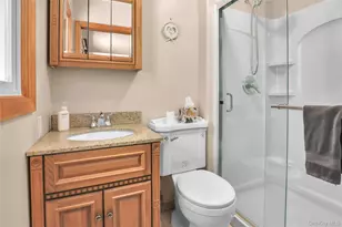 11 Oakwood Dr, Wading River, NY 11792 - Photo 10