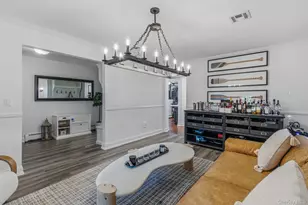39 Marlin Ln, Port Washington, NY 11050 - Photo 4