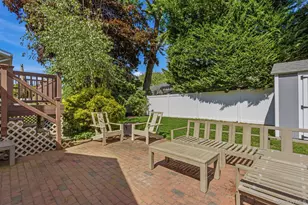 39 Marlin Ln, Port Washington, NY 11050 - Photo 16