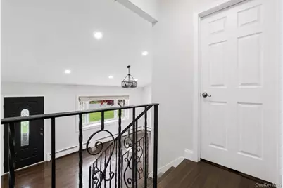1413 Peters Boulevard, Bay Shore, NY 11706 - Photo 24