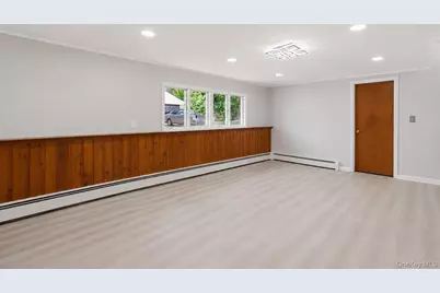 1413 Peters Boulevard, Bay Shore, NY 11706 - Photo 16