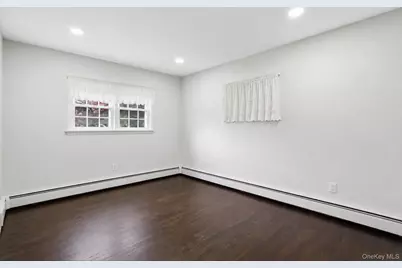 1413 Peters Boulevard, Bay Shore, NY 11706 - Photo 18