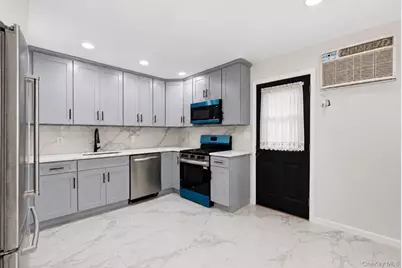 1413 Peters Boulevard, Bay Shore, NY 11706 - Photo 12