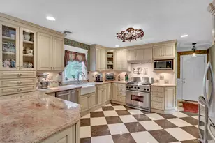 5 Merlin Ln, East Setauket, NY 11733 - Photo 20