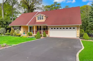 5 Merlin Ln, East Setauket, NY 11733 - Photo 2