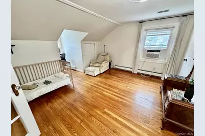 324 Hayward Avenue, Fleetwood, NY 10552 - Photo 12
