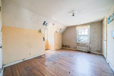 140 Freeman Avenue, Elmont, NY 11003 - Photo 14