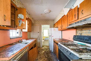 140 Freeman Ave, Elmont, NY 11003 - Photo 10