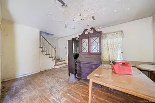 140 Freeman Ave, Elmont, NY 11003 - Photo 4