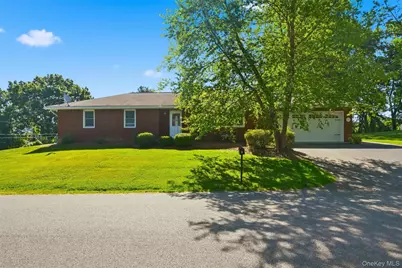 5 Oak Ridge Drive, New Windsor, NY 12553 - Photo 1