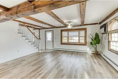 70 Sycamore Lane, Levittown, NY 11756 - Photo 2