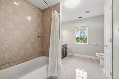 8 Manhattan Avenue, Centereach, NY 11720 - Photo 28