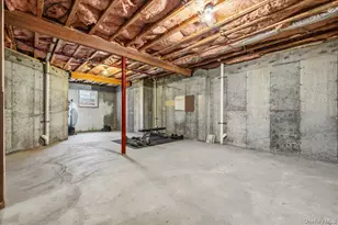 8 Manhattan Ave, Centereach, NY 11720 - Photo 32