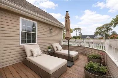 8 Manhattan Avenue, Centereach, NY 11720 - Photo 22
