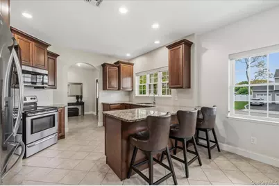 8 Manhattan Avenue, Centereach, NY 11720 - Photo 12