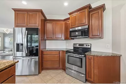 8 Manhattan Avenue, Centereach, NY 11720 - Photo 14