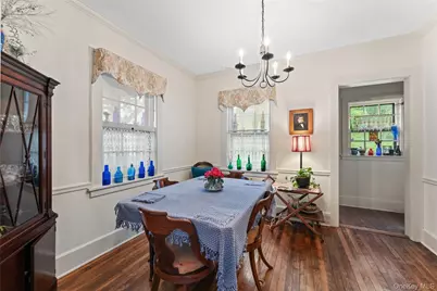 31 Lynton Place, White Plains, NY 10606 - Photo 6