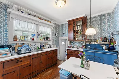 31 Lynton Place, White Plains, NY 10606 - Photo 8