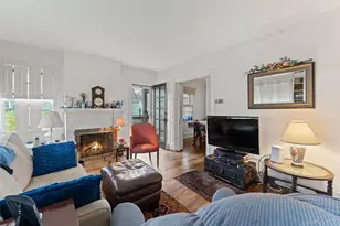 31 Lynton Pl, White Plains, NY 10606 - Photo 4