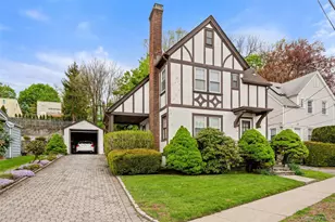 31 Lynton Pl, White Plains, NY 10606 - Photo 2