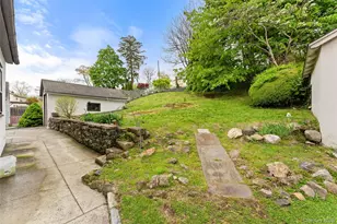 31 Lynton Pl, White Plains, NY 10606 - Photo 16