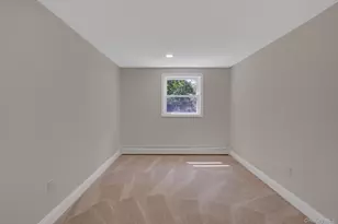 11 Parkwood Rd, Westbury, NY 11590 - Photo 12
