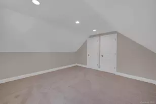 11 Parkwood Rd, Westbury, NY 11590 - Photo 18