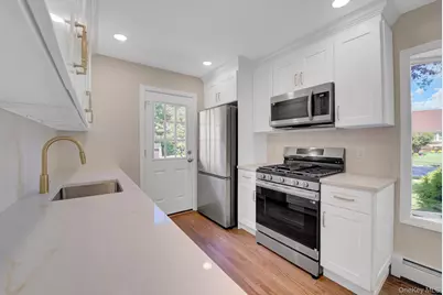 11 Parkwood Road, Westbury, NY 11590 - Photo 6