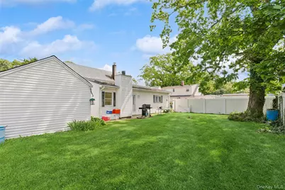 650 Eagle Avenue, West Hempstead, NY 11552 - Photo 12