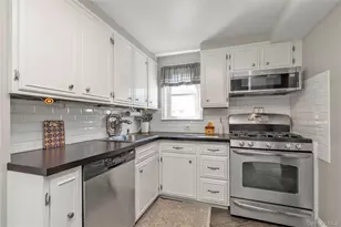 324 Beebe Rd, Mineola, NY 11501 - Photo 4