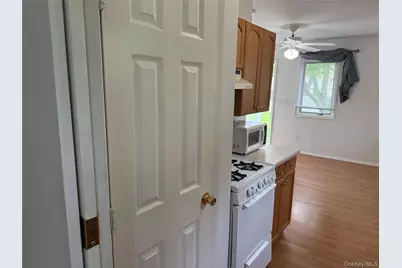 15 Donald Street, Port Jefferson Station, NY 11776 - Photo 14