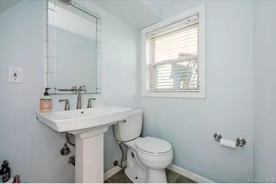 132 Litchfield Avenue, Babylon, NY 11702 - Photo 16