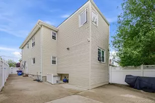 98 Seville St, Elmont, NY 11003 - Photo 28
