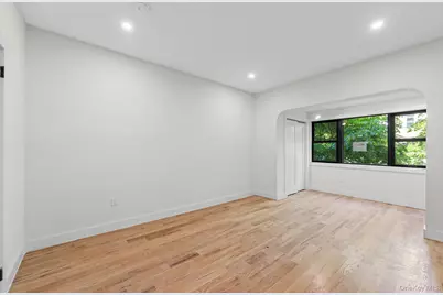 9016 102nd Street, Richmond Hill, NY 11418 - Photo 8