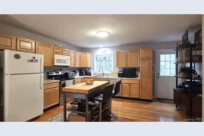 36 E Washington Place, White Plains, NY 10603 - Photo 4