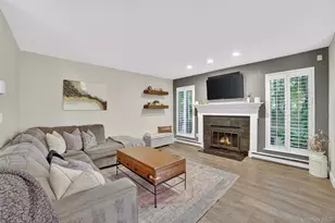 1 Woods View Ct, Yorktown Heights, NY 10598 - Photo 4