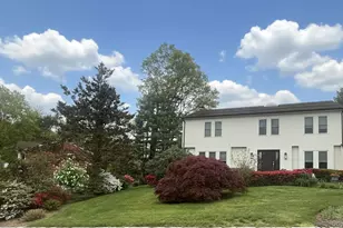 15 Devonshire Dr, White Plains, NY 10605 - Photo 2